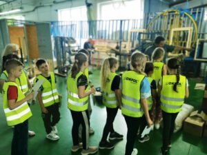 DZIECI-W-OKPOL-DO-PUBL-14-min-300x225 Dzieci w firmie OKPOL