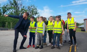 DZIECI-W-OKPOL-DO-PUBL-18-300x179 Dzieci w firmie OKPOL