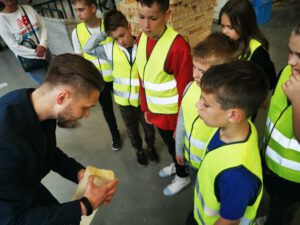 DZIECI-W-OKPOL-DO-PUBL-2-min-300x225 Dzieci w firmie OKPOL