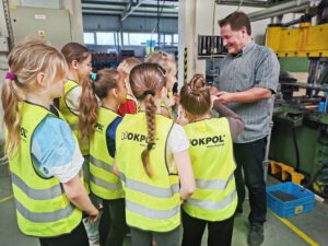 DZIECI-W-OKPOL-DO-PUBL-20-300x225 Dzieci w firmie OKPOL