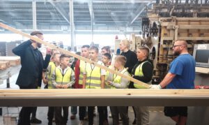 DZIECI-W-OKPOL-DO-PUBL-4-min-300x179 Dzieci w firmie OKPOL