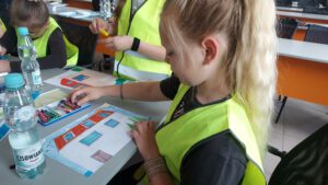 DZIECI-W-OKPOL-DO-PUBL-6-min-300x169 Dzieci w firmie OKPOL