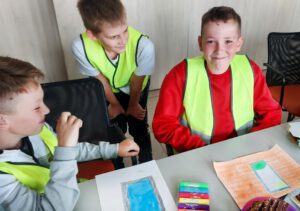 DZIECI-W-OKPOL-DO-PUBL-7-min-300x211 Dzieci w firmie OKPOL